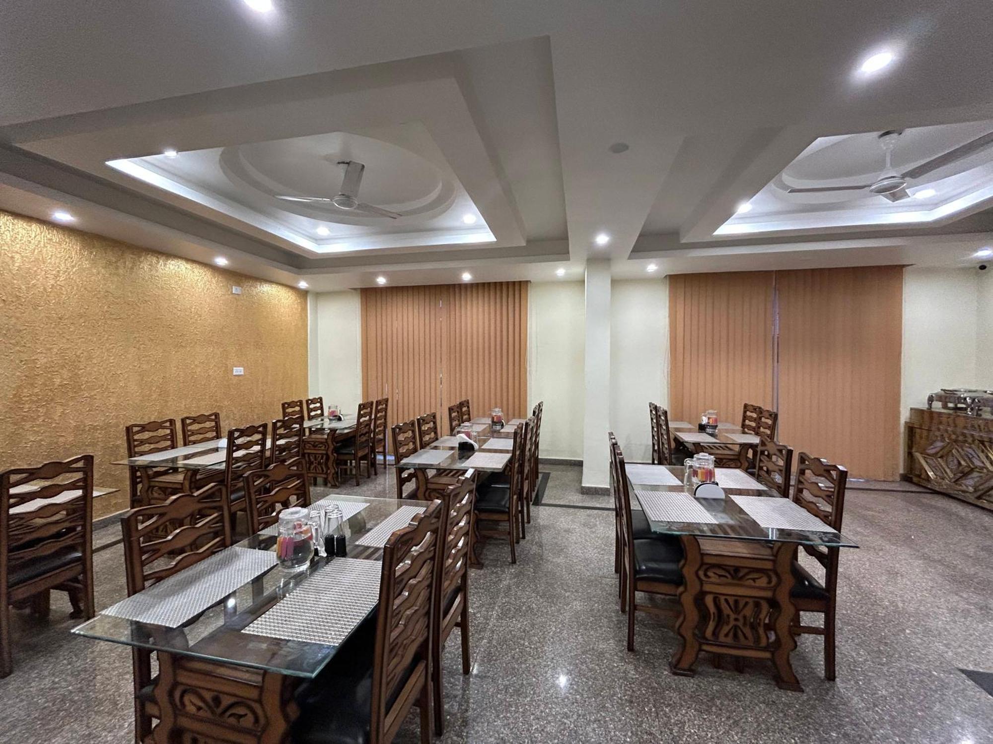 Fair Mount, Airport Road, Humhama Srinagar Hotel Exterior photo