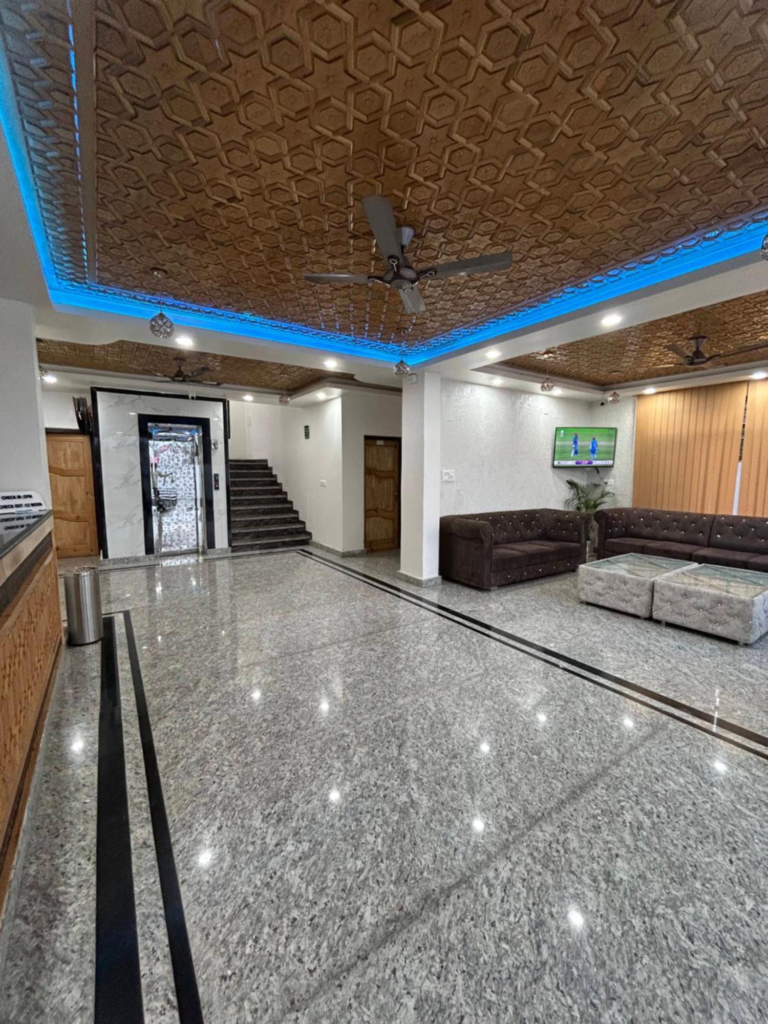 Fair Mount, Airport Road, Humhama Srinagar Hotel Exterior photo