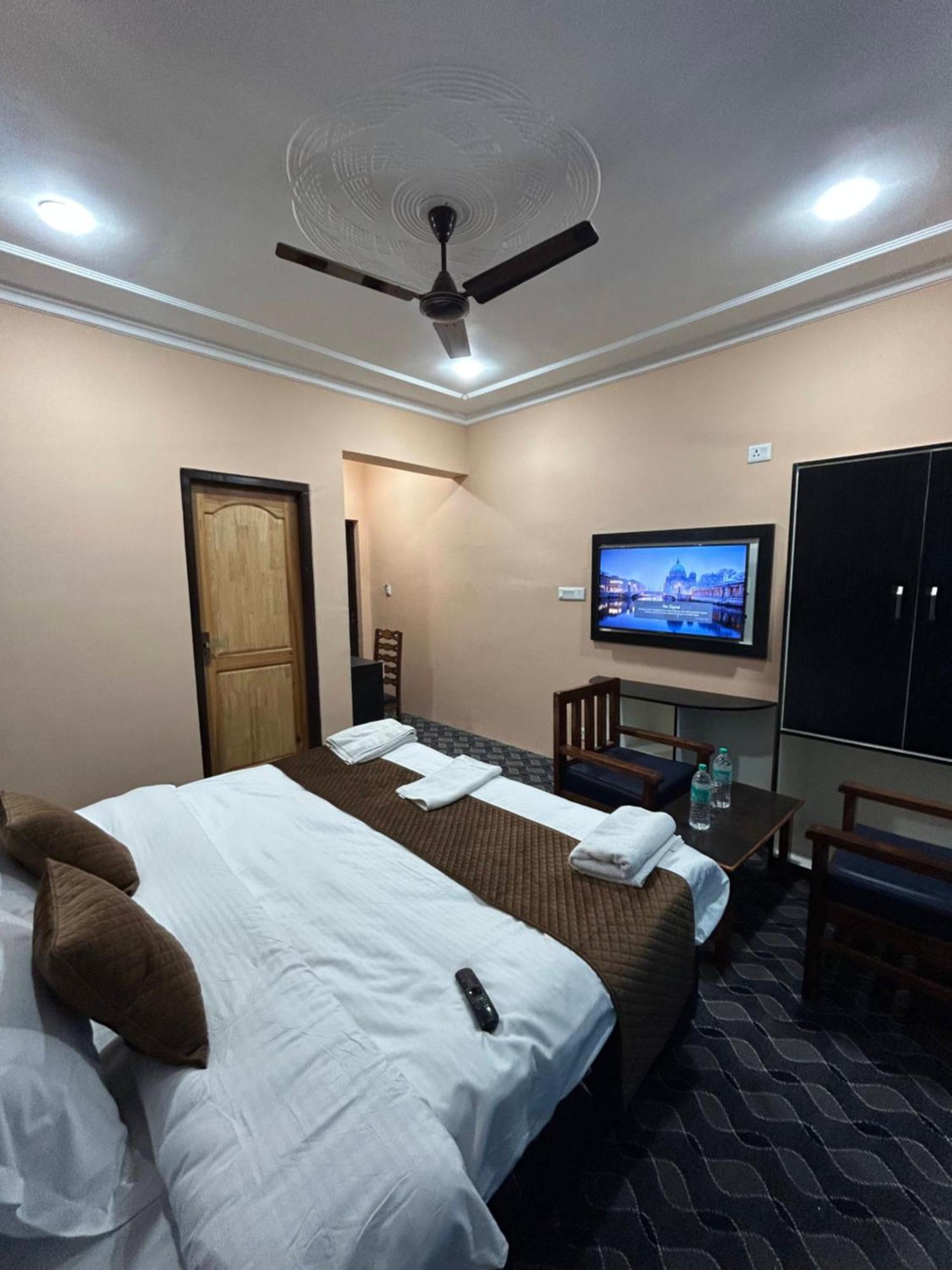 Fair Mount, Airport Road, Humhama Srinagar Hotel Room photo