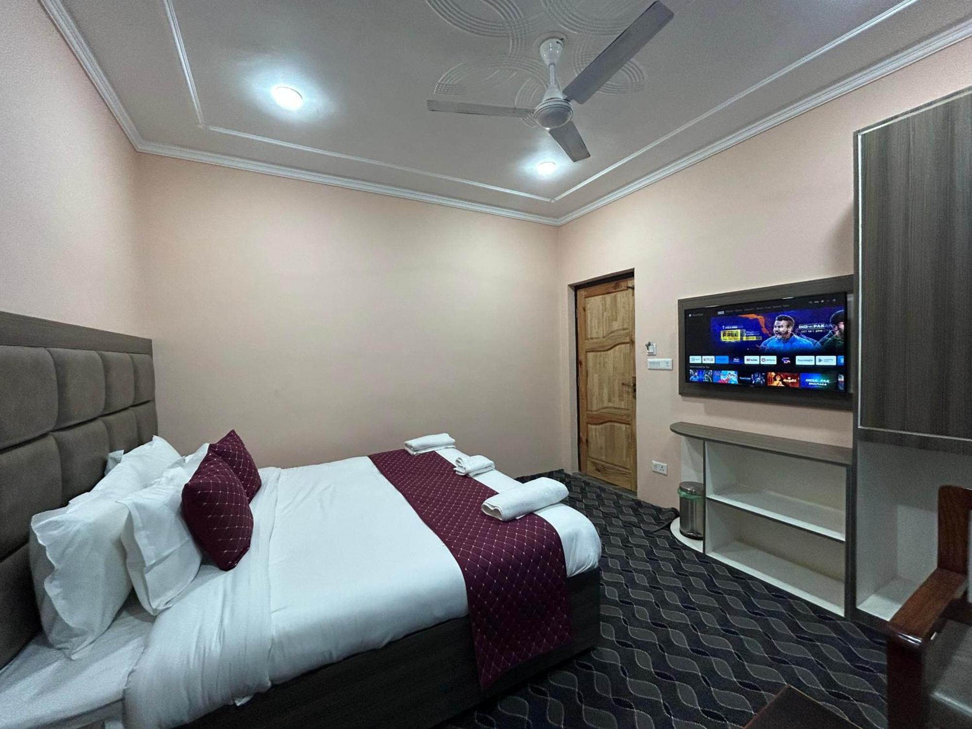 Fair Mount, Airport Road, Humhama Srinagar Hotel Room photo