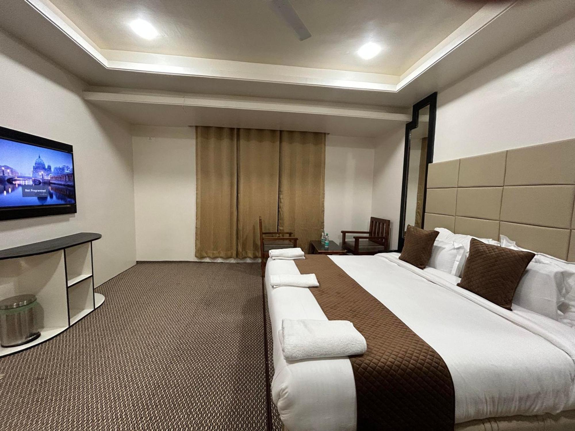 Fair Mount, Airport Road, Humhama Srinagar Hotel Room photo