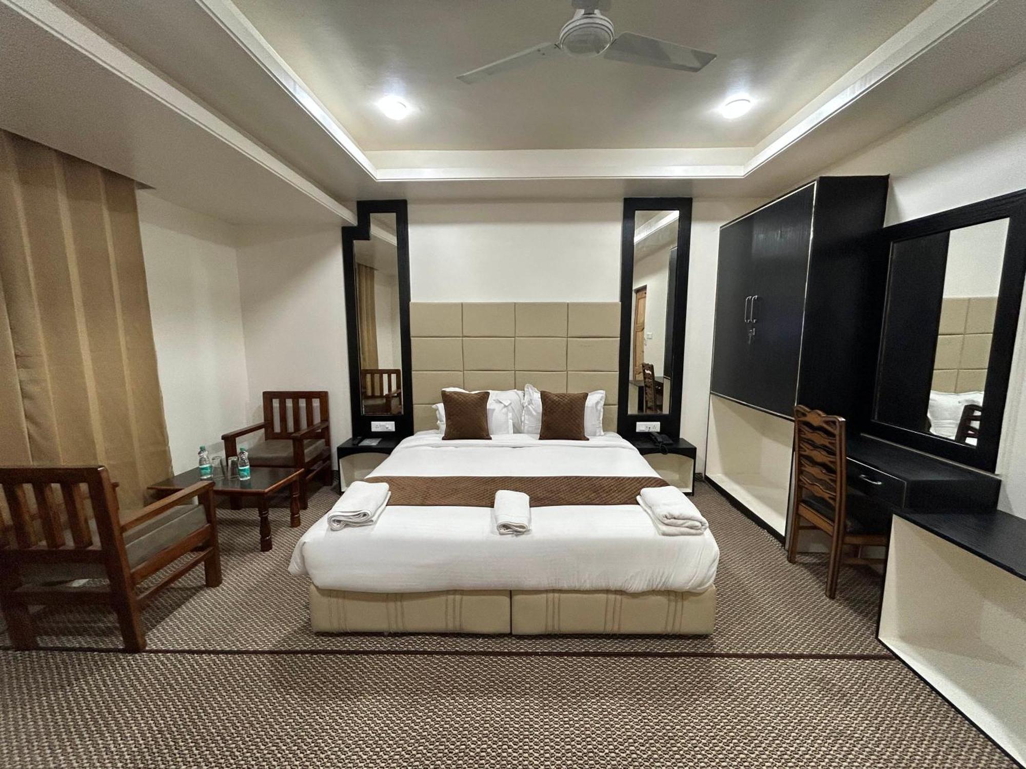 Fair Mount, Airport Road, Humhama Srinagar Hotel Room photo